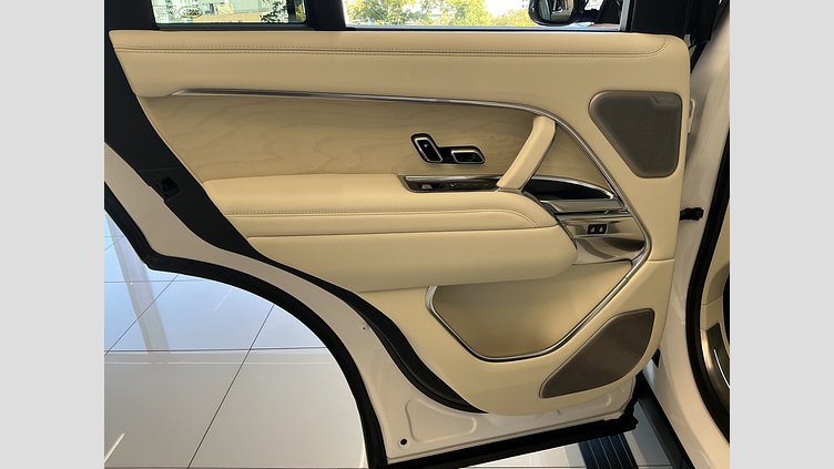 2023 認定中古車 Land Rover Range Rover オストゥーニパールホワイト P530 AWD（AT） スタンダードホイールベース SV