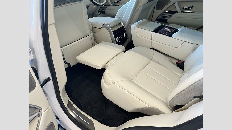 2023 認定中古車 Land Rover Range Rover オストゥーニパールホワイト P530 AWD（AT） スタンダードホイールベース SV