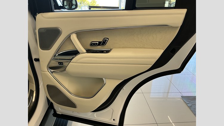 2023 認定中古車 Land Rover Range Rover オストゥーニパールホワイト P530 AWD（AT） スタンダードホイールベース SV