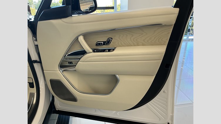 2023 認定中古車 Land Rover Range Rover オストゥーニパールホワイト P530 AWD（AT） スタンダードホイールベース SV