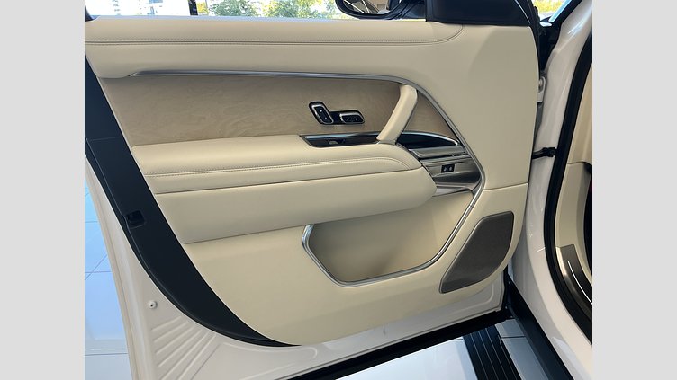 2023 認定中古車 Land Rover Range Rover オストゥーニパールホワイト P530 AWD（AT） スタンダードホイールベース SV