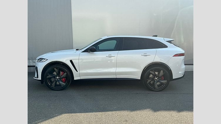 2024 認定中古車 Jaguar F-Pace オストゥーニパールホワイト P550 AWD（オートマチック） SVR