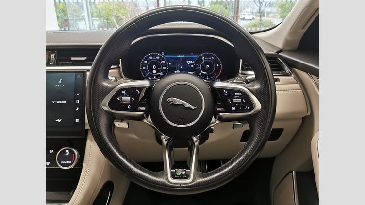 2021 認定中古車 Jaguar F-Pace ユーロンホワイト D200 AWD（オートマチック）MHEV R-DYNAMIC SE