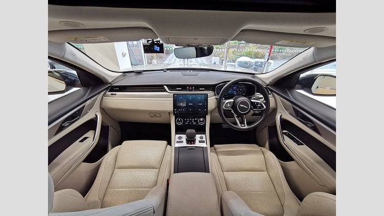 2021 認定中古車 Jaguar F-Pace ユーロンホワイト D200 AWD（オートマチック）MHEV R-DYNAMIC SE