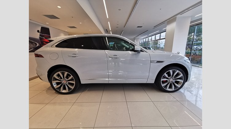 2021 認定中古車 Jaguar F-Pace ユーロンホワイト D200 AWD（オートマチック）MHEV R-DYNAMIC SE