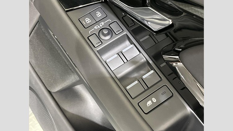 2024 認定中古車 Land Rover Range Rover Evoque サントリーニブラック P300eプラグインハイブリッド（ガソリン） スタンダードホイールベース DYNAMIC HSE