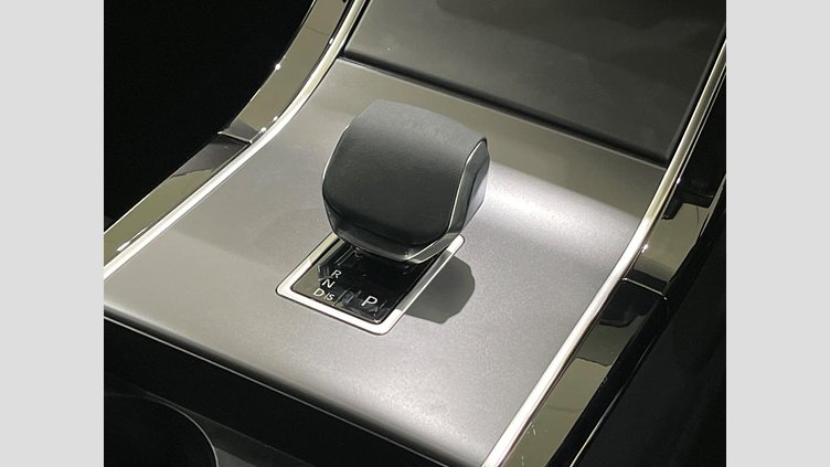 2024 認定中古車 Land Rover Range Rover Evoque サントリーニブラック P300eプラグインハイブリッド（ガソリン） スタンダードホイールベース DYNAMIC HSE