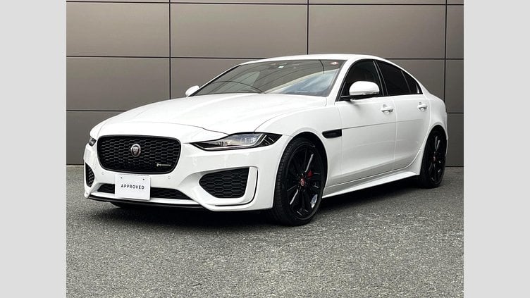 2020 認定中古車 Jaguar XE フジホワイト P250 RWD AUTOMATIC 4 door Saloon R-DYNAMIC S