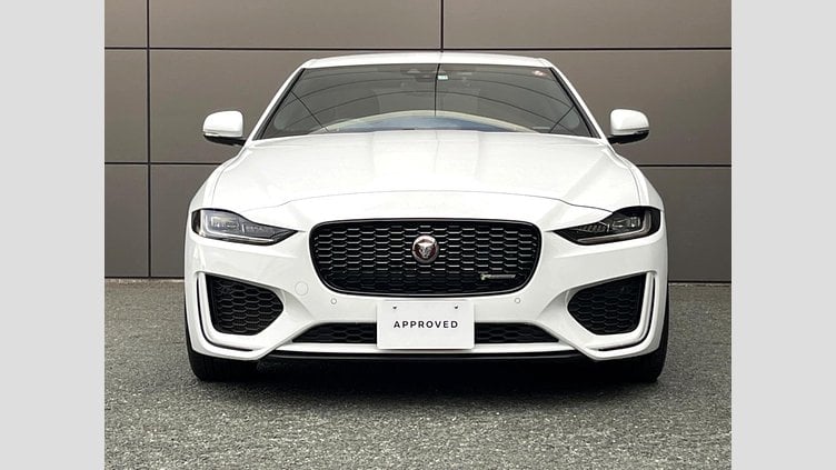 2020 認定中古車 Jaguar XE フジホワイト P250 RWD AUTOMATIC 4 door Saloon R-DYNAMIC S