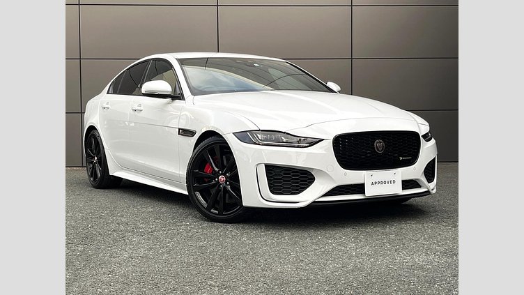 2020 認定中古車 Jaguar XE フジホワイト P250 RWD AUTOMATIC 4 door Saloon R-DYNAMIC S