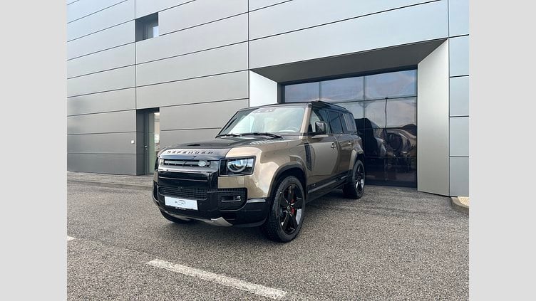 2025 SKLADOVÉ VOZIDLÁ Land Rover Defender 110 Hnedá Gondwana Stone D300 AWD AUTOMAT MHEV X