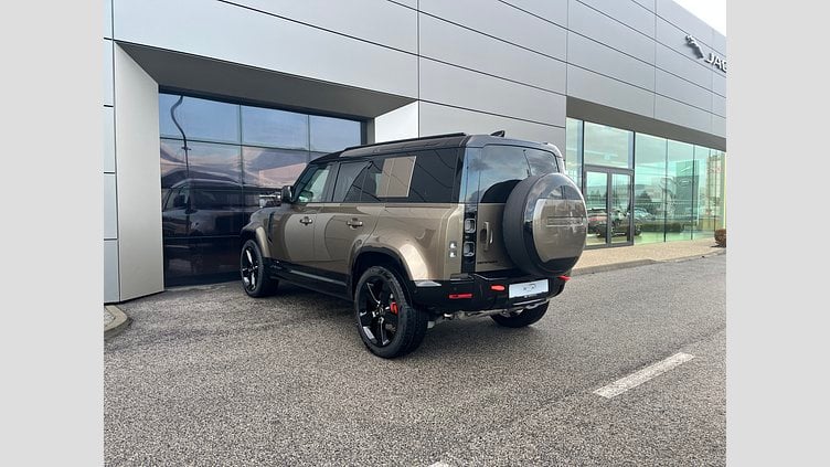 2025 SKLADOVÉ VOZIDLÁ Land Rover Defender 110 Hnedá Gondwana Stone D300 AWD AUTOMAT MHEV X