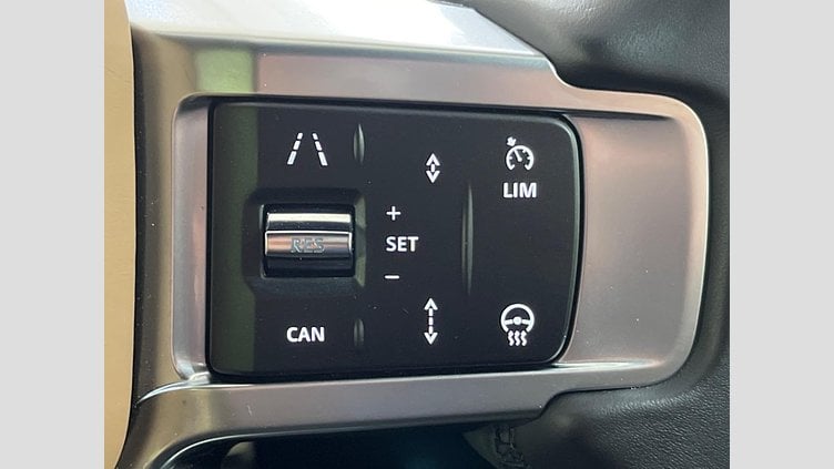 2024 認定中古車 Land Rover Discovery ハクバシルバー D300マイルドハイブリッド（ディーゼル） スタンダードホイールベース Metropolitan Edition