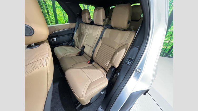 2024 認定中古車 Land Rover Discovery ハクバシルバー D300マイルドハイブリッド（ディーゼル） スタンダードホイールベース Metropolitan Edition