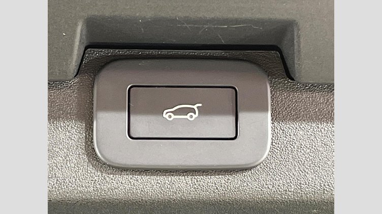 2024 認定中古車 Land Rover Discovery ハクバシルバー D300マイルドハイブリッド（ディーゼル） スタンダードホイールベース Metropolitan Edition