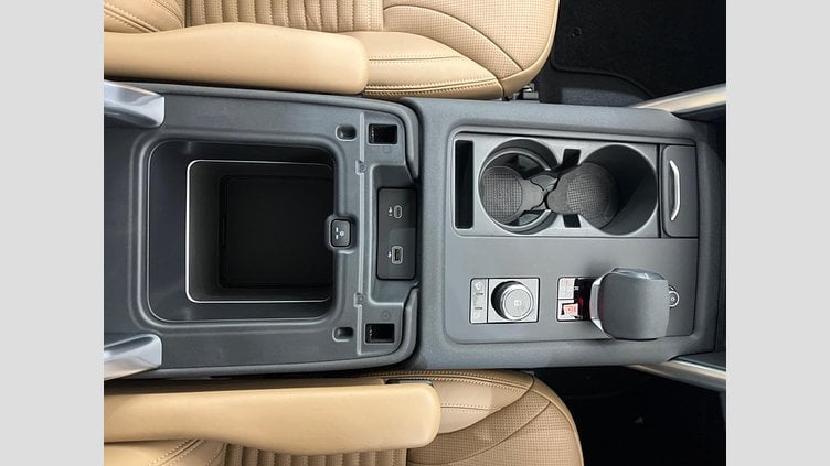 2024 認定中古車 Land Rover Discovery ハクバシルバー D300マイルドハイブリッド（ディーゼル） スタンダードホイールベース Metropolitan Edition