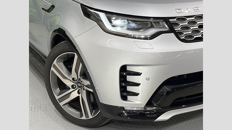 2024 認定中古車 Land Rover Discovery ハクバシルバー D300マイルドハイブリッド（ディーゼル） スタンダードホイールベース Metropolitan Edition