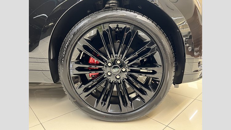 2024 認定中古車 Land Rover Range Rover Velar サントリーニブラック D200マイルドハイブリッド（ディーゼル） Standard Wheelbase Dynamic SE