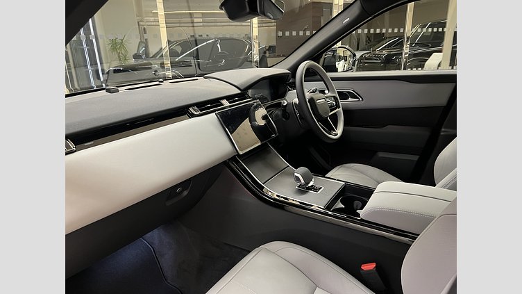 2024 認定中古車 Land Rover Range Rover Velar サントリーニブラック D200マイルドハイブリッド（ディーゼル） Standard Wheelbase Dynamic SE