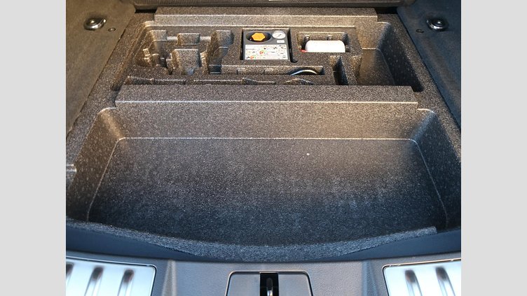 2024 認定中古車 Land Rover Range Rover Evoque フジホワイト D200マイルドハイブリッド（ディーゼル） スタンダードホイールベース DYNAMIC SE
