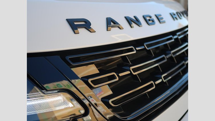 2024 認定中古車 Land Rover Range Rover Evoque フジホワイト D200マイルドハイブリッド（ディーゼル） スタンダードホイールベース DYNAMIC SE