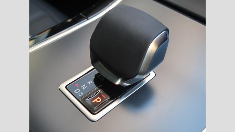 2024 認定中古車 Land Rover Range Rover Evoque フジホワイト D200マイルドハイブリッド（ディーゼル） スタンダードホイールベース DYNAMIC SE