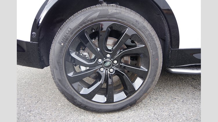 2024 認定中古車 Land Rover Discovery Sport オストゥーニパールホワイト P300eプラグインハイブリッド（ガソリン） 標準ホイール DYNAMIC HSE