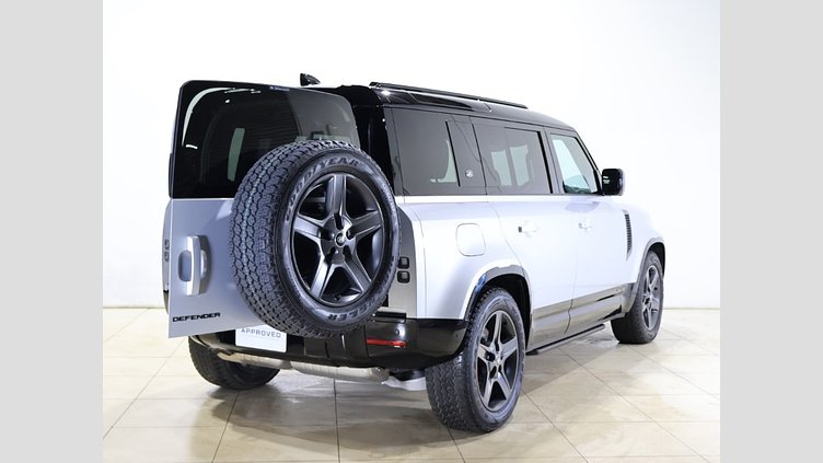 2023 認定中古車 Land Rover Defender 110 ハクバシルバー D300 AWD（AT） X