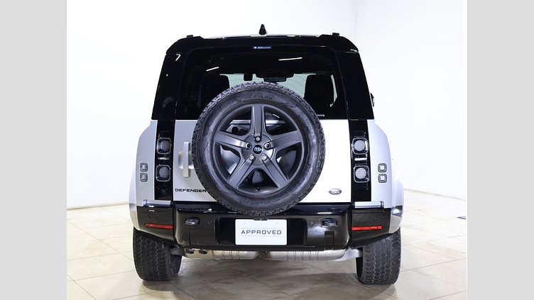 2023 認定中古車 Land Rover Defender 110 ハクバシルバー D300 AWD（AT） X