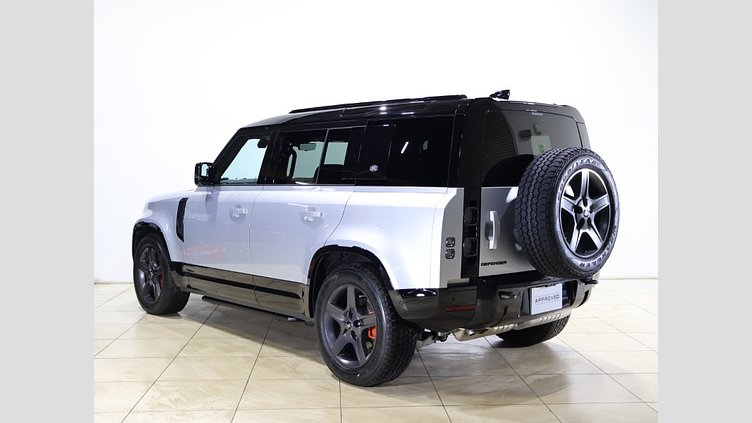 2023 認定中古車 Land Rover Defender 110 ハクバシルバー D300 AWD（AT） X