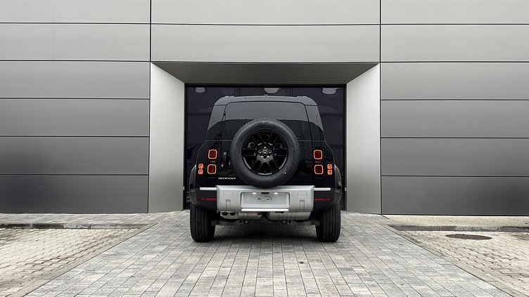 2025 SKLADOVÉ VOZIDLÁ Land Rover Defender 110 Santorini Black D200 I6 Ingenium D200 S