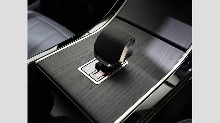 2024 認定中古車 Land Rover Range Rover Evoque コリンシアンブロンズ P300eプラグインハイブリッド（ガソリン） スタンダードホイールベース AUTOBIOGRAPHY