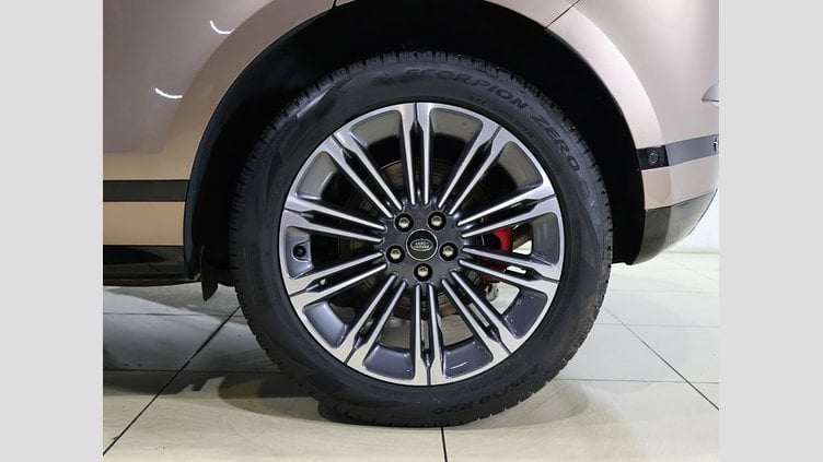 2024 認定中古車 Land Rover Range Rover Evoque コリンシアンブロンズ P300eプラグインハイブリッド（ガソリン） スタンダードホイールベース AUTOBIOGRAPHY
