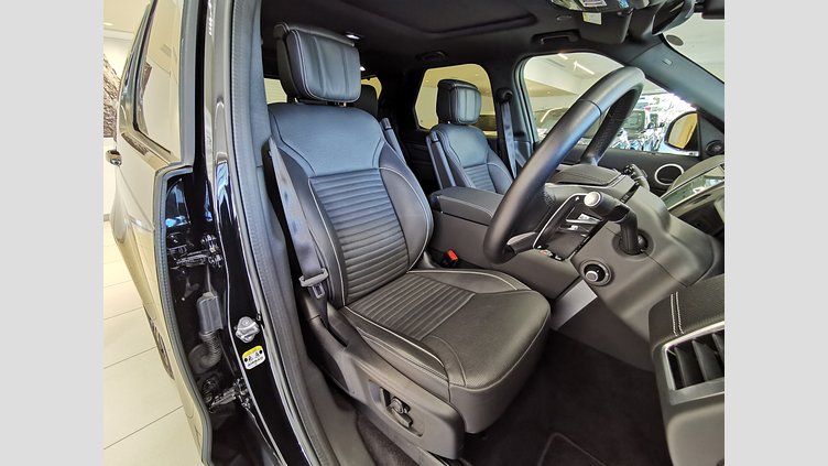 2023 認定中古車 Land Rover Discovery サントリーニブラック D300マイルドハイブリッド（ディーゼル） スタンダードホイールベース Dynamic HSE