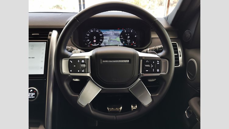 2023 認定中古車 Land Rover Discovery サントリーニブラック D300マイルドハイブリッド（ディーゼル） スタンダードホイールベース Dynamic HSE