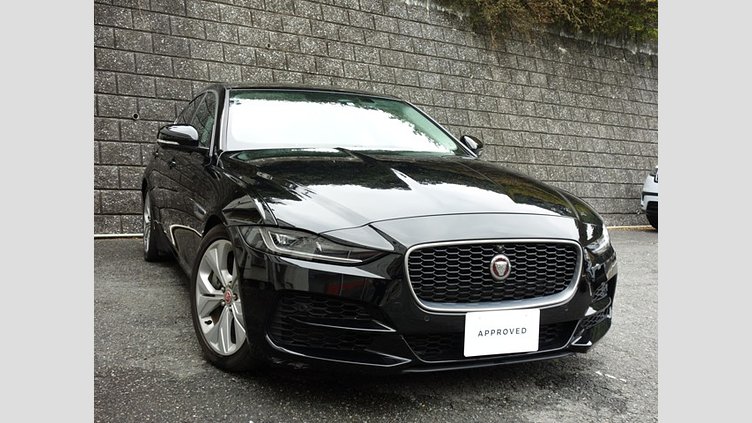 2021 認定中古車 Jaguar XE ナルヴィックブラック P250 RWD（オートマチック） 4 door Saloon S