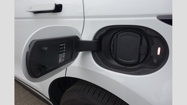 2024 認定中古車 Land Rover Range Rover Evoque フジホワイト P300eプラグインハイブリッド（ガソリン） スタンダードホイールベース DYNAMIC HSE
