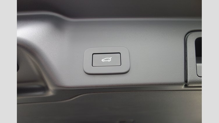 2024 認定中古車 Land Rover Range Rover Evoque フジホワイト P300eプラグインハイブリッド（ガソリン） スタンダードホイールベース DYNAMIC HSE