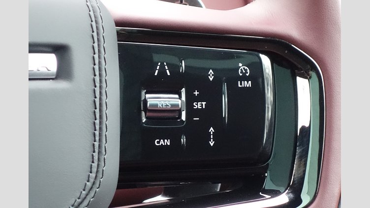 2024 認定中古車 Land Rover Range Rover Evoque フジホワイト P300eプラグインハイブリッド（ガソリン） スタンダードホイールベース DYNAMIC HSE