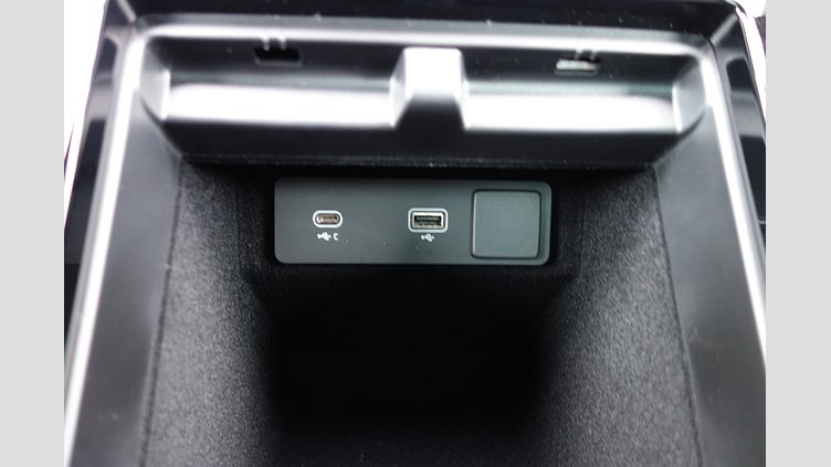 2024 認定中古車 Land Rover Range Rover Evoque フジホワイト P300eプラグインハイブリッド（ガソリン） スタンダードホイールベース DYNAMIC HSE