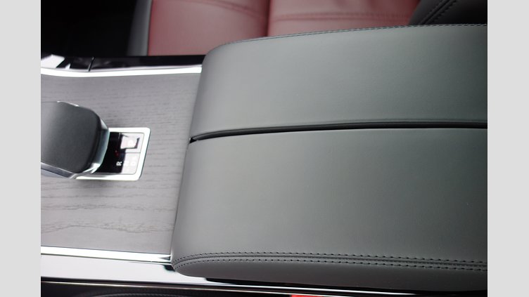2024 認定中古車 Land Rover Range Rover Evoque フジホワイト P300eプラグインハイブリッド（ガソリン） スタンダードホイールベース DYNAMIC HSE