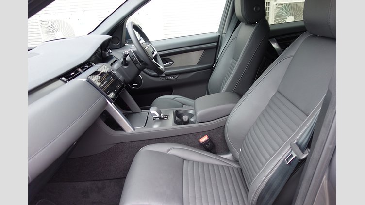 2024 認定中古車 Land Rover Discovery Sport アイガーグレイ P300eプラグインハイブリッド（ガソリン） 標準ホイール DYNAMIC HSE