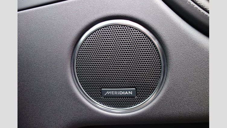 2024 認定中古車 Land Rover Discovery Sport アイガーグレイ P300eプラグインハイブリッド（ガソリン） 標準ホイール DYNAMIC HSE