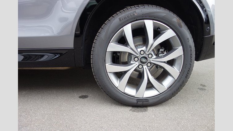 2024 認定中古車 Land Rover Discovery Sport アイガーグレイ P300eプラグインハイブリッド（ガソリン） 標準ホイール DYNAMIC HSE