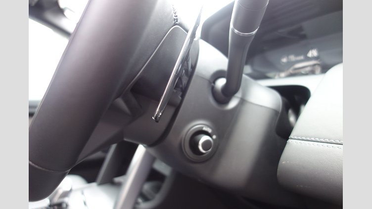 2024 認定中古車 Land Rover Discovery Sport アイガーグレイ P300eプラグインハイブリッド（ガソリン） 標準ホイール DYNAMIC HSE