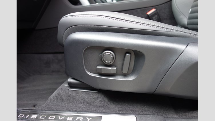 2024 認定中古車 Land Rover Discovery Sport アイガーグレイ P300eプラグインハイブリッド（ガソリン） 標準ホイール DYNAMIC HSE