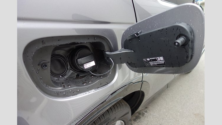 2024 認定中古車 Land Rover Discovery Sport アイガーグレイ P300eプラグインハイブリッド（ガソリン） 標準ホイール DYNAMIC HSE