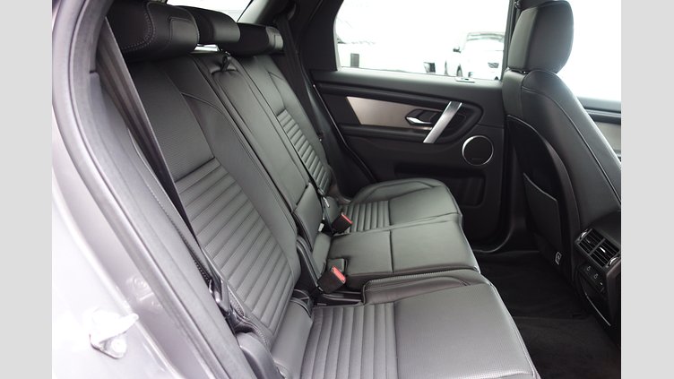 2024 認定中古車 Land Rover Discovery Sport アイガーグレイ P300eプラグインハイブリッド（ガソリン） 標準ホイール DYNAMIC HSE
