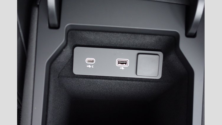 2024 認定中古車 Land Rover Discovery Sport アイガーグレイ P300eプラグインハイブリッド（ガソリン） 標準ホイール DYNAMIC HSE