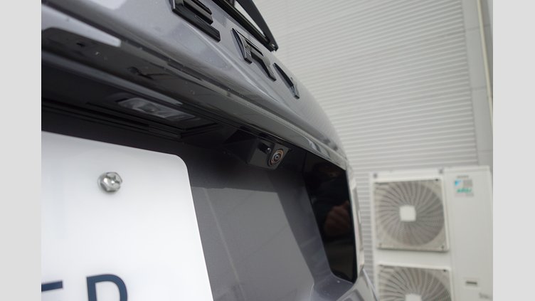 2024 認定中古車 Land Rover Discovery Sport アイガーグレイ P300eプラグインハイブリッド（ガソリン） 標準ホイール DYNAMIC HSE